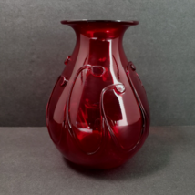 Bruce Cobb Ruby Red Lily Pad 5.75&quot; Hand-Blown Art Glass Vase - £34.47 GBP