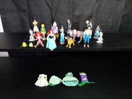 Disney Princesses &amp; Characters Figures Lot of 22 pc mixed pvc dolls clothes RARE - £11.96 GBP