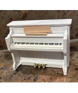 Epoch Co. Sylvanian Families Piano Set set Furniture - $26.33
