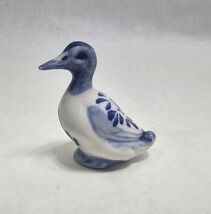 Delft Duck  Blue Floral Scroll Porcelain Small Figurine 2" Tall EUC - $10.40