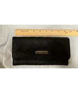 Brand New London Fog | Lara Woven Black Wallet / Clutch NWT in BOX - $362.91 MXN