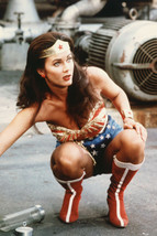 Lynda Carter As Wonder Woman Wonder Woman 11x17 Mini Poster Kneeling Down Wow!! - £14.50 GBP