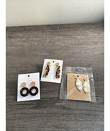 Amanda Blu Earrings Lot Of 3 - $304.87 MXN