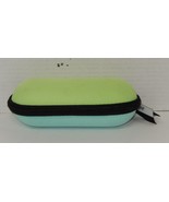 Clinique Sunglass Eyeglass Case Green black - $281.31 MXN