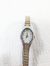 Vintage Pulsar 1N01-X203 two tone oval watch stretch bracelet womens silver gold - £33.06 GBP