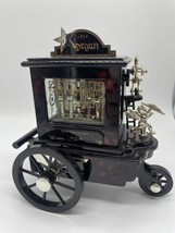 WIND UP MUSIC BOX CARRIAGE PLAYS When I Give My Heart STORAGE UNDER Vintage - £27.83 GBP