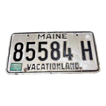 Vintage 1985 Maine Vacation Land License Plate Original Tag Rustic 85584 H White - £14.07 GBP