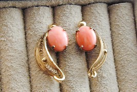 Vintage Gold Tone Filigree Salmon Colored Coral Pierced Earrings - £23.48 GBP