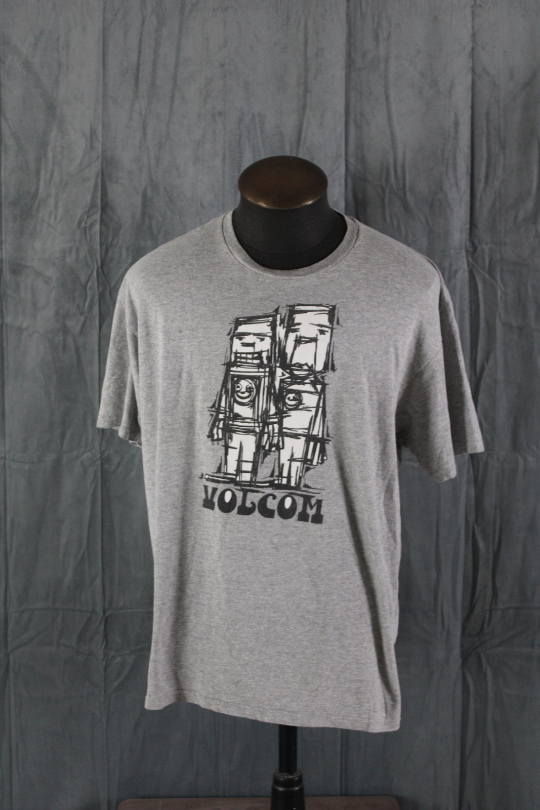 Retro Skateboard Shirt - Volcom Arty Robot Graphic - Men&#39;s XL - $35.00
