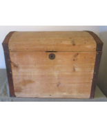 Antique Swedish Birchwood Curved Top Metal Trimmed Blanket Chest - €1.282,85 EUR