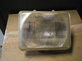 Front Right Headlight Little Yellowed OEM 1992 1993 1994 95 96 97 Ford A... - $10.64