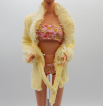 2003 Mattel My Scene Getting Ready In My Tub Kenzie C7301 - Robe &amp; Swimsuit Only - £11.36 GBP