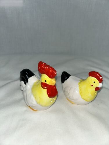 Primary image for Vtg Mr & Mrs Chicken & Rooster Set Salt Pepper Shakers Japan Grannycore 60’s