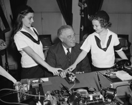 President Franklin D. Roosevelt in Oval Office with Camp Fire Girls Phot... - $8.81+