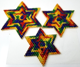 Vibrant Rainbow Yarn Stars 1970s Ribbed Spool Edges Set of 3 Decorative Vtg - $23.70