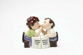 Attractives Magnetic Sp Shakers Holding Hands Couple - £11.98 GBP