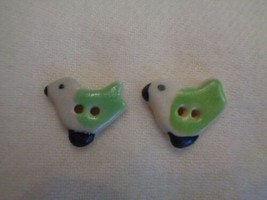 Novelty Buttons - Handmade (new) (2) 3/4&quot; Baby Chicks /Green - £3.85 GBP