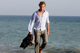 Simon Baker The Mentalist On Beach 18x24 Poster - £18.99 GBP