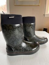 Bogs Womens US 6 Taylor Corsage Black Boots Pull On Non Slip Rubber Wate... - $46.53 CAD