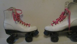 vintage pair of women&#39;s Roller Derby brand Roller Skates White with Pink laces - £14.93 GBP