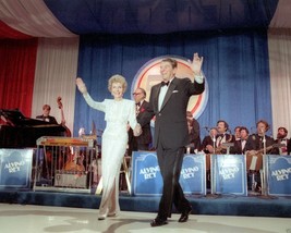 President Ronald Reagan with Nancy at 1985 Inaugural Ball 8x10 Photo - £6.88 GBP