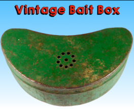 VINTAGE Fisherman&#39;s Friend Bait Box, Green Steel, Hinged, Belt Bail, Aer... - £17.58 GBP