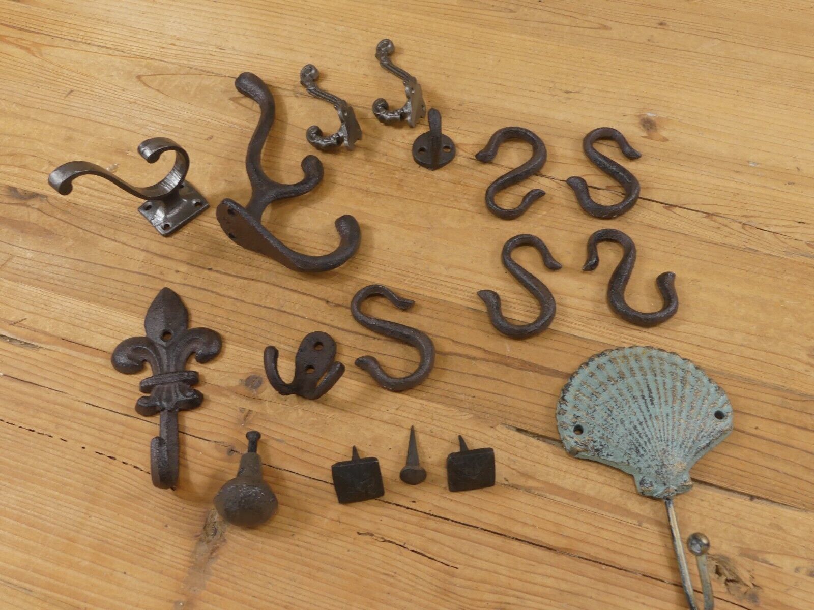 Hardware Lot Cast Iron Coat Hooks Drawer Pull Resell Decor Rustic Metal ... - $14.99