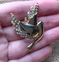 Vintage Signed Monet Flying Golden Dove Rhinestone Wing Tips Bird Brooch Pin - £7.74 GBP