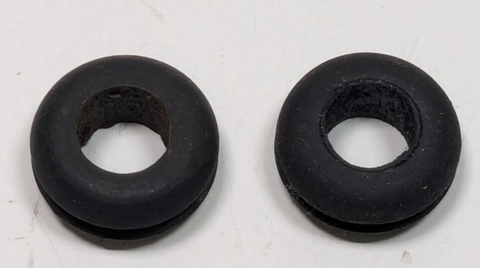 Lot of 2 NOS Evinrude Johnson OMC Choke Knob Grommets Part# 510244 051244 - $14.84