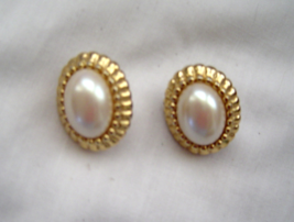 Vintage Gold Tone Pearl and Shell Post Earrings 1980&#39;s - $9.99