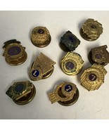 Lot Of 10 Vintage Lions Club Pins - €16,84 EUR