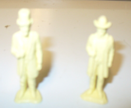 2 Vintage Marx 2” - 2.5” Civil War Cream Character Figures, Lincoln &amp; Grant - £9.73 GBP