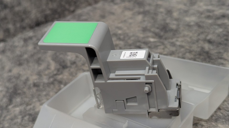 New Genuine Ricoh Type W Staple Cartridge w/ Holder (2,000 staples) 416710 Item image 8