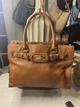B922 - Preloved Michael Kors Hamilton Satchel – Cognac Leather – Timeles... - $1,750.21 MXN