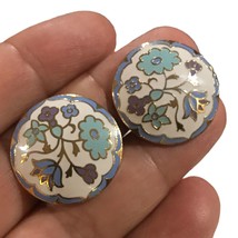 Vintage metal round enamel flower pierced earrings - £19.61 GBP