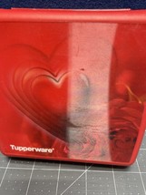 Tupperware Sandwich Keeper Red Heart HOLIGRAM Valentine&#39;s - $14.49