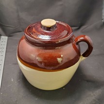 Vintage Ceramic Stoneware Bean Pot Crock Brown Cream One Loop Handle Lid USA - £18.98 GBP