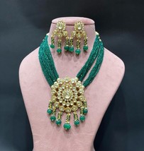 VeroniQ Trends-Mughal Long Pendant Necklace-Faux Emerald Beads-Gold Plated - £232.14 GBP