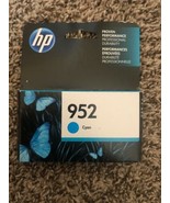 HP #952 L0S49A Cyan Ink Cartridge Genuine New 8710 8210 8720 - $563.18 MXN