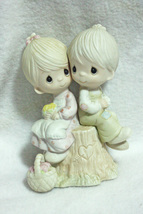 Precious Moments Love One Another Couple Figurine 1976 - £19.63 GBP
