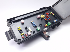 2008 Dodge Ram 1500 Relay Fuse Box Integrated Power Module TIPM P68028003AC - $182.48