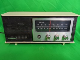 Panasonic Table Top Radio AM FM Model RE-6283 AC 120V White - $52.00