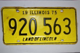 Illinois  1975  License Plates  Heavy metal PAIR  920 563 - $204.41 MXN