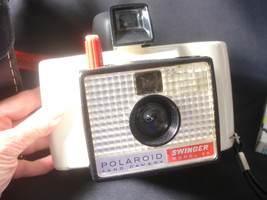 Vintage Collectible Polaroid Swinger Model #20 Land Camera with Bag and Bulbs - £23.94 GBP