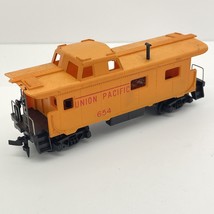 Tyco HO Scale Union Pacific UP 654 Caboose Train Car Railroad orange - £5.41 GBP