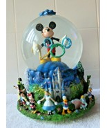 Vintage Disney 2000 Snow Globe / Music Box  &quot;Celebrate The Future&quot; Micke... - $1,451.27 MXN