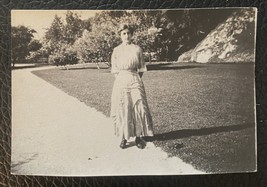 Black And White Photo Of  Lady At Busche Gardens 1930&#39;s - £5.99 GBP
