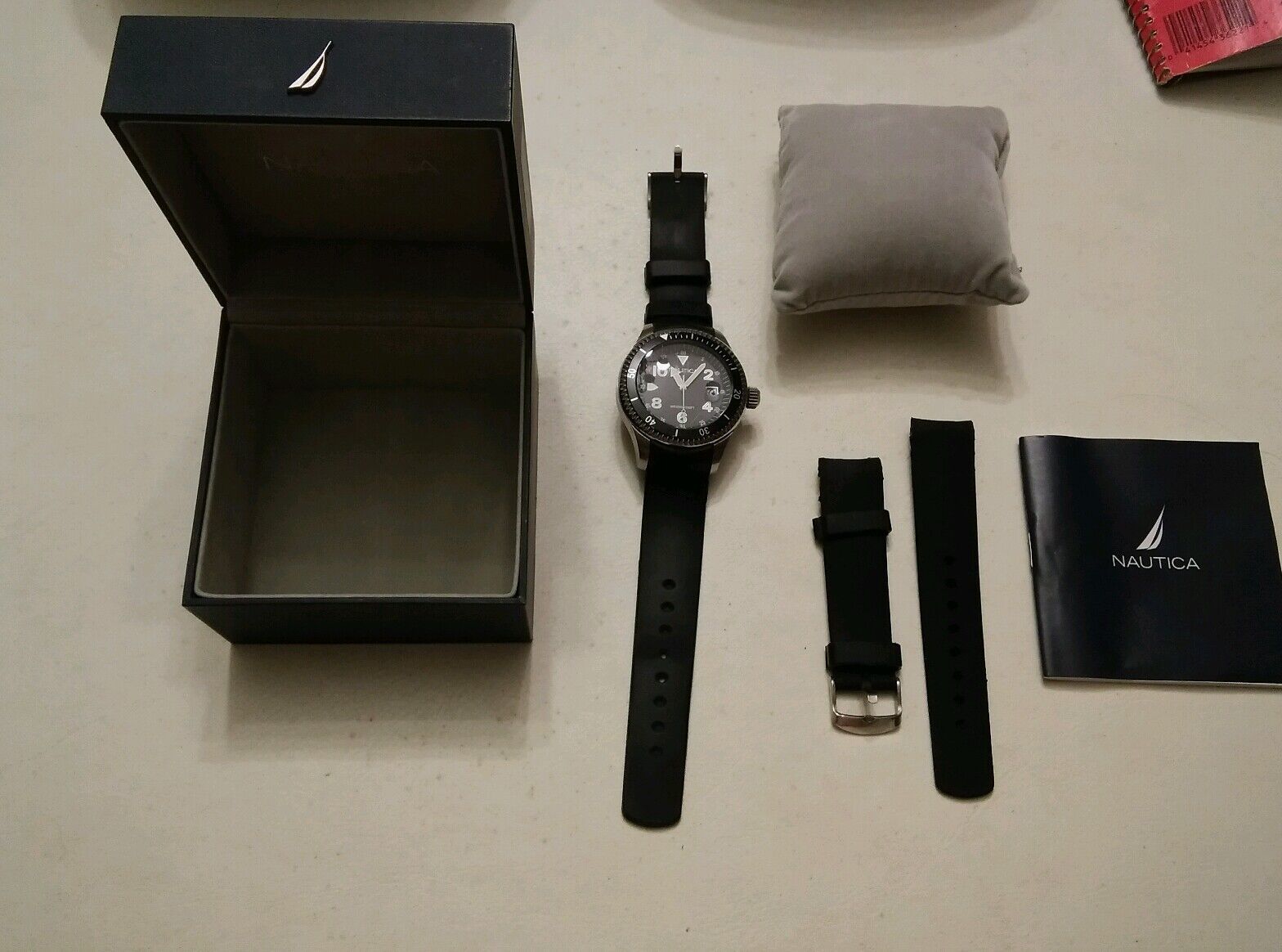 025 N16533G Nautica Classic Analog Men's Watch Box Papers Extra Silicone Band - $75.00