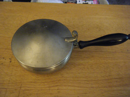 Early American Pewter by Web Silent Butler Crumb Catcher w/Wood Handle - £23.50 GBP