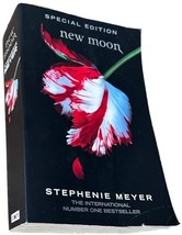 New Moon (Twilight Saga) [Paperback] Stephanie Meyer - $5.86